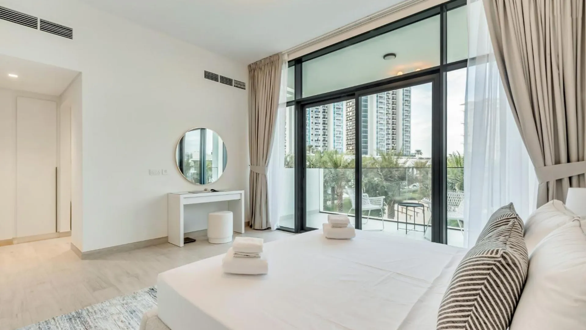 Dubai Luxury 4Br Villa In Murooj Al Furjan